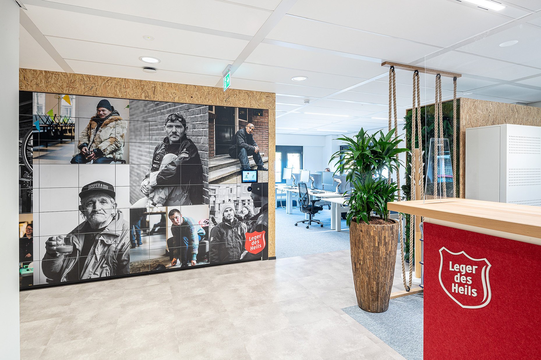Maatwerk-houten-lockers-met-visual-lockermanagement-software-Leger-des-Heils-lr-5-1